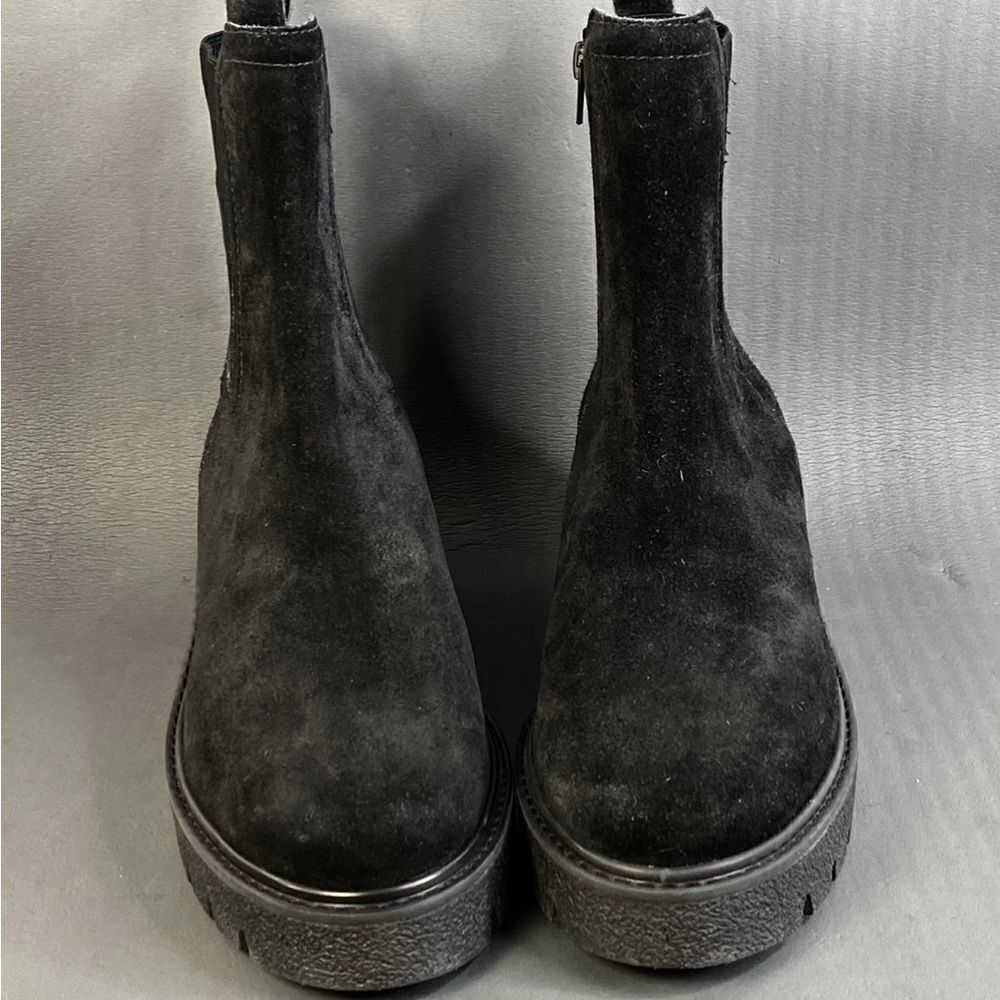 Chelsea & Violet Lottie Suede Lug Sole Platform Chelsea Booties womens size 9.5